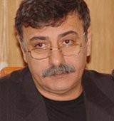 На фото Сукиасян Михаил Артемович