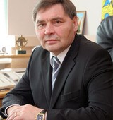 На фото Абмаев Виктор Степанович
