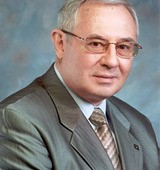 На фото Стронгин Роман Григорьевич