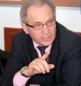 На фото Смирнов Юрий Александрович