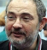 На фото Смузиков Александр Юрьевич