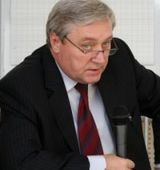 На фото Стоянов Виталий Васильевич