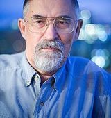 На фото Смирнягин Леонид Викторович