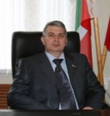 На фото Эскаев Жамул Джунидович