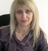 На фото Сугарова Жанна Георгиевна