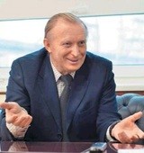 На фото Бардюков Вадим Григорьевич