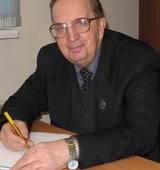 На фото Староверов Владимир Иванович