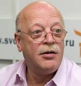 На фото Смоленский Александр Павлович